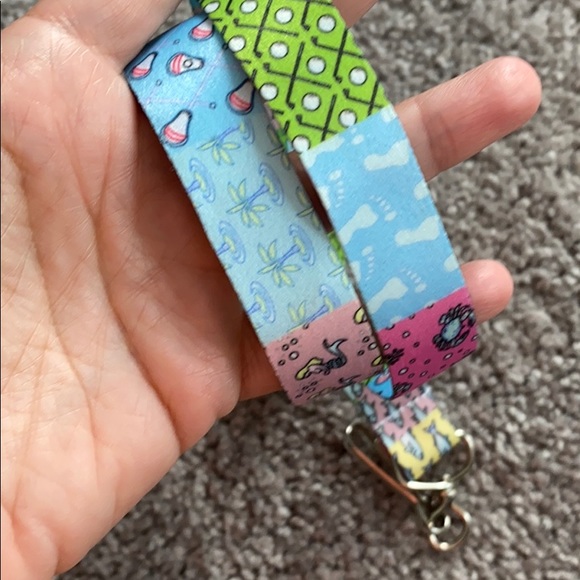 Vineyard Vines patchwork lanyard - Picture 3 of 5